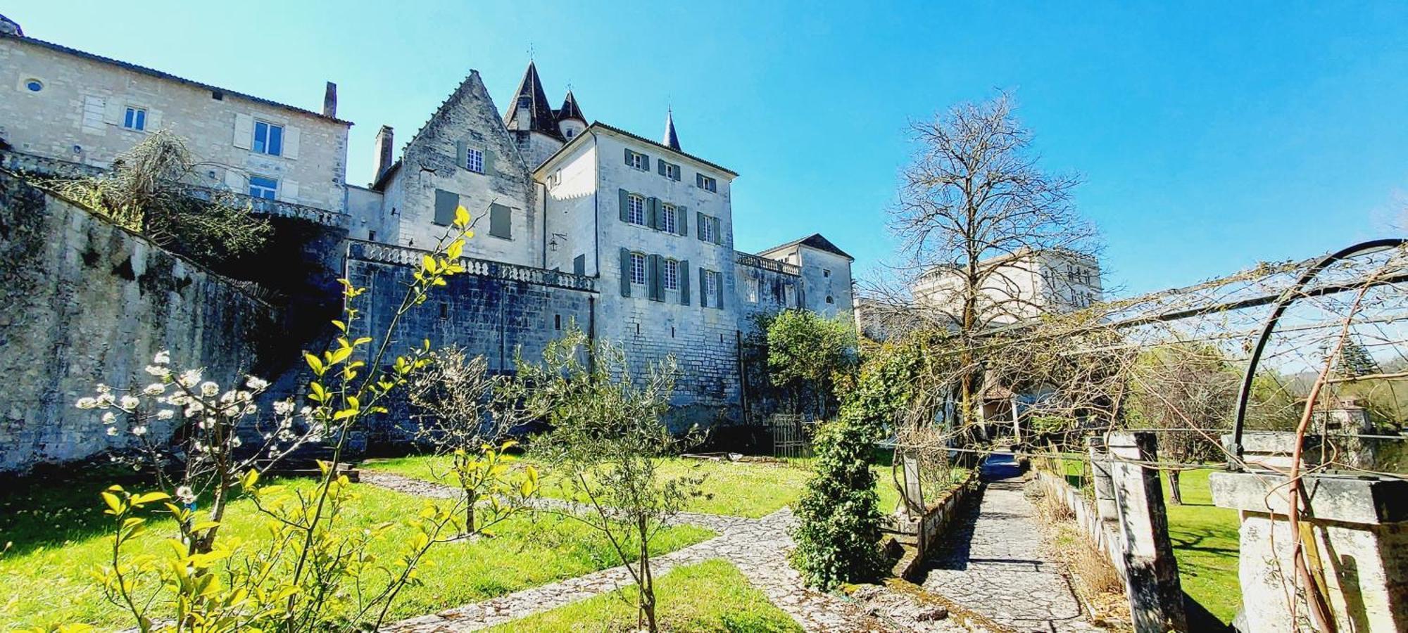 Chateau Des Senechaux, Bourdeilles Kültér fotó