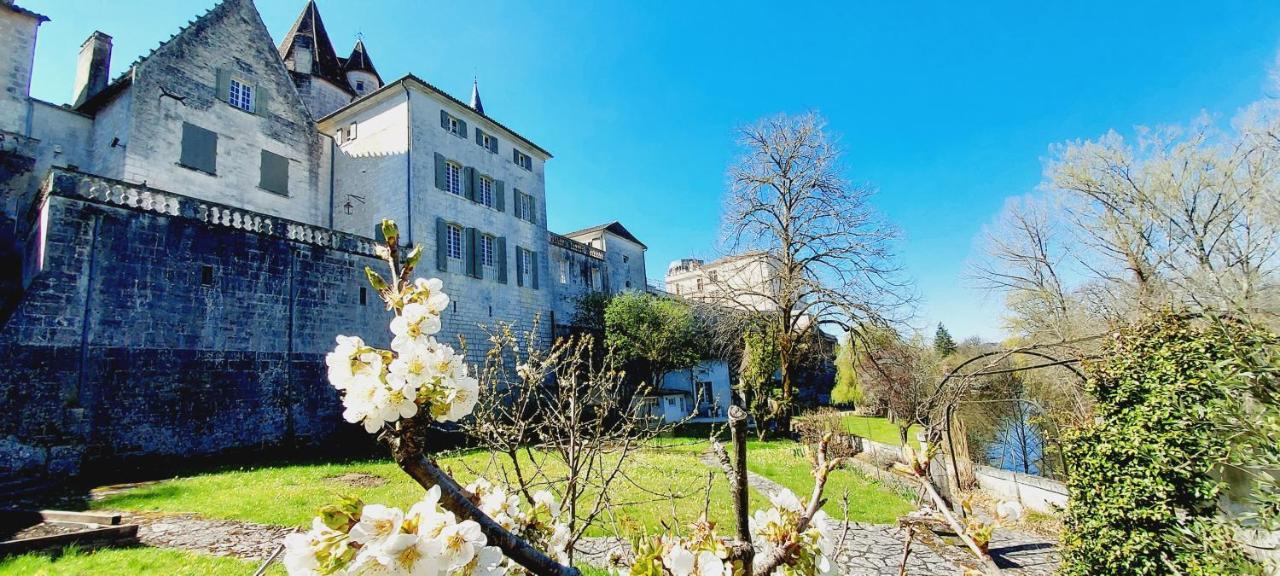 Chateau Des Senechaux, Bourdeilles Kültér fotó