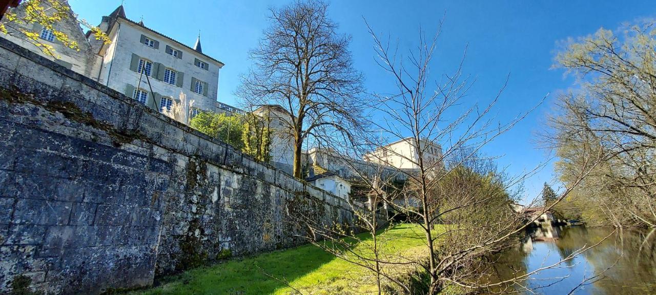 Chateau Des Senechaux, Bourdeilles Kültér fotó