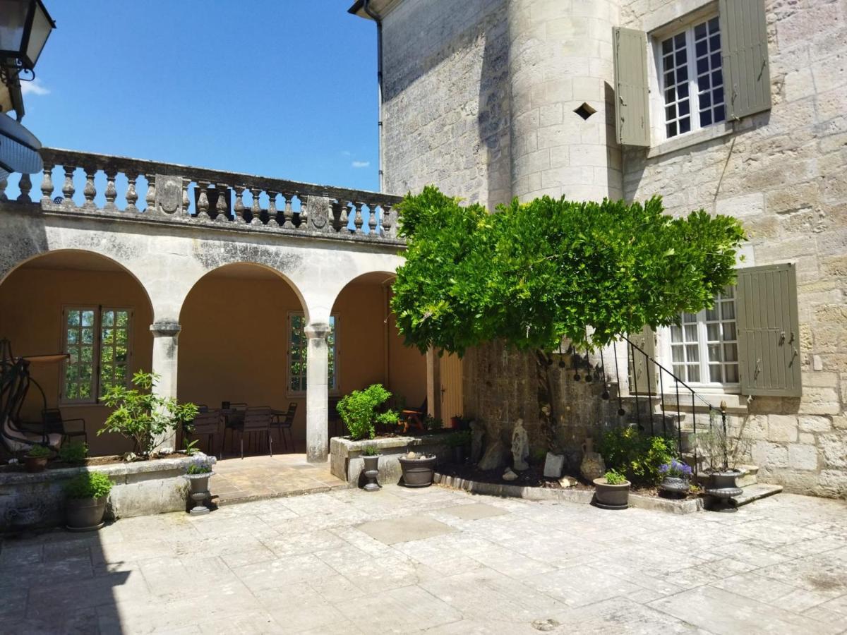 Chateau Des Senechaux, Bourdeilles Kültér fotó