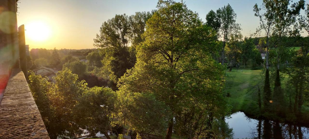 Chateau Des Senechaux, Bourdeilles Kültér fotó