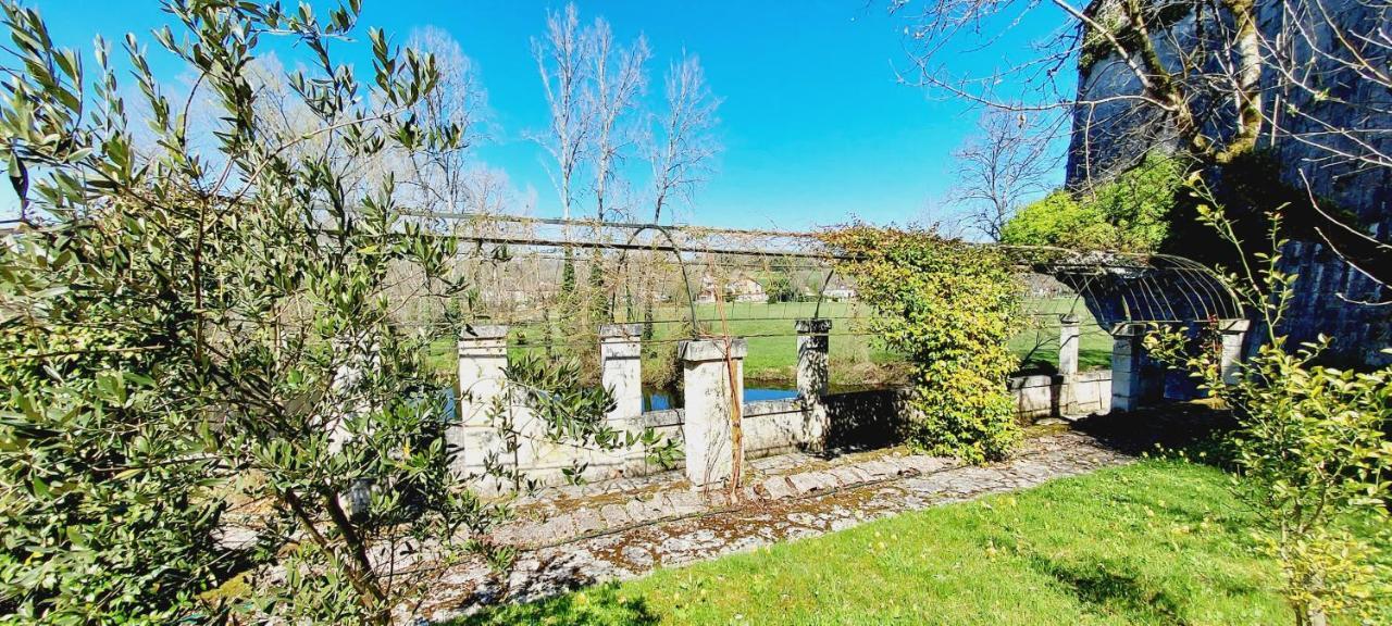 Chateau Des Senechaux, Bourdeilles Kültér fotó