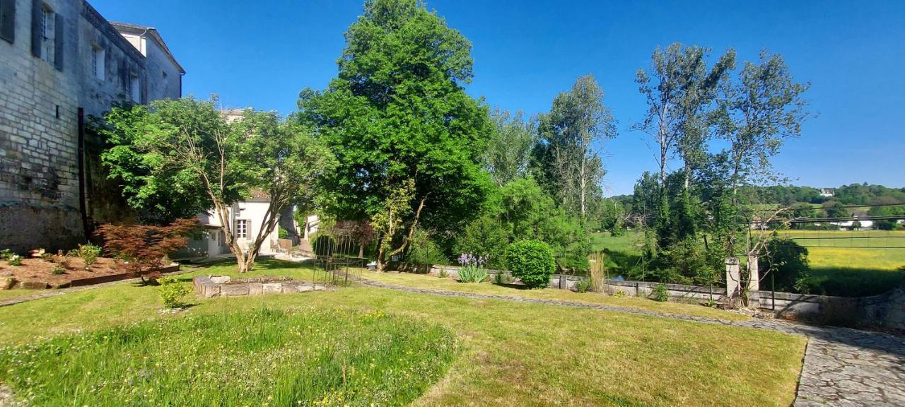 Chateau Des Senechaux, Bourdeilles Kültér fotó