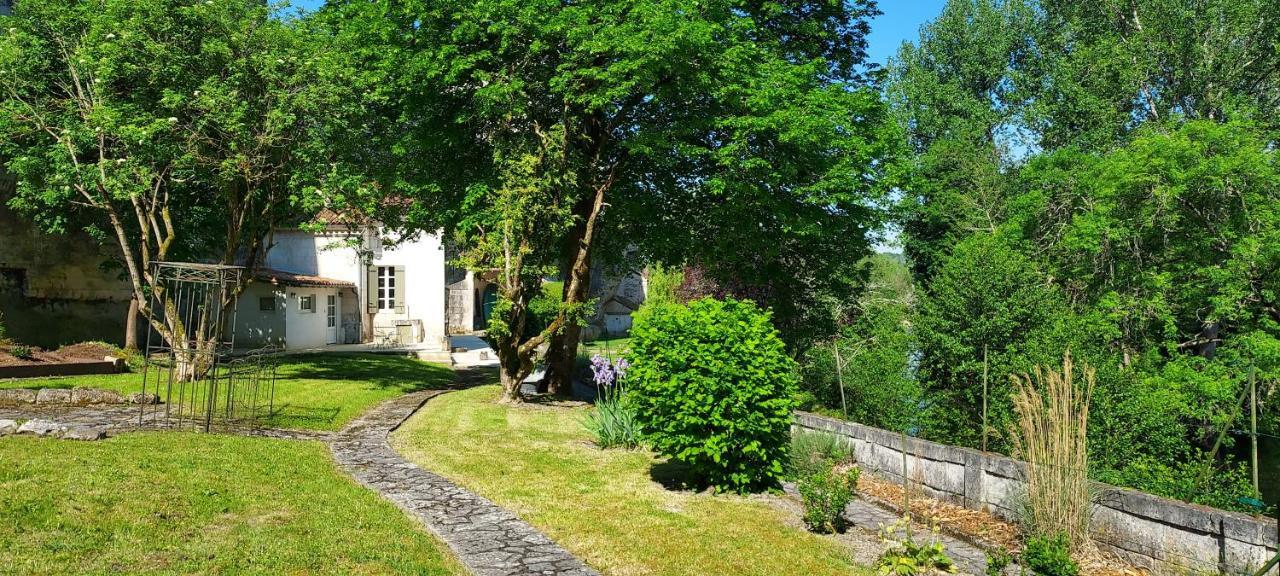 Chateau Des Senechaux, Bourdeilles Kültér fotó